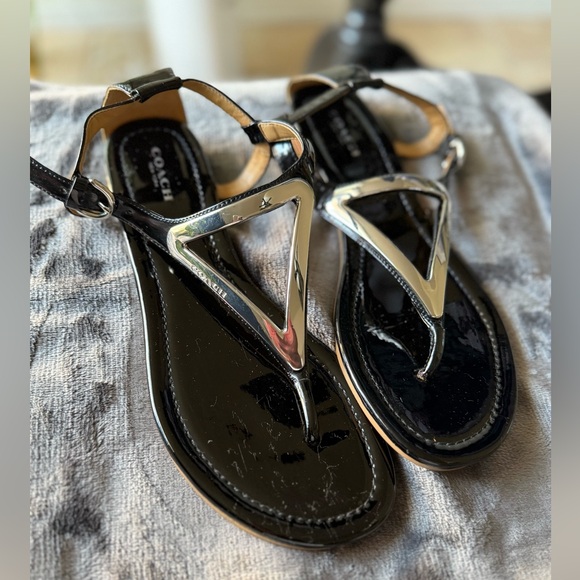 Coach Women's Sandals Black Patent Leather and Geometric Silver Hardware Sz 8.5 - Picture 1 of 12